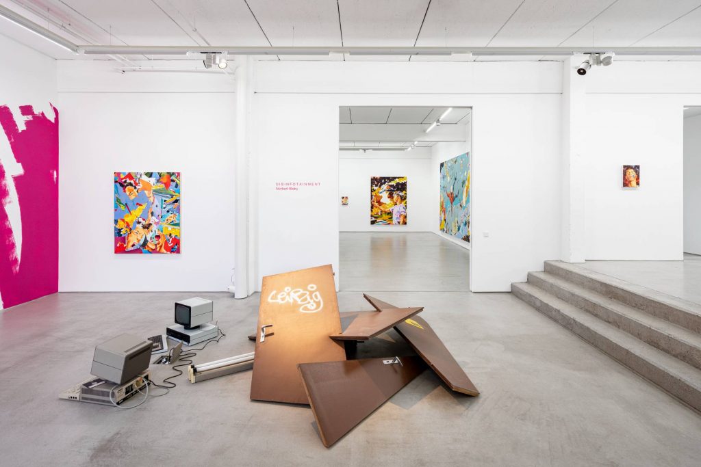 DISINFOTAINMENT © Norbert Bisky. All rights reserved.